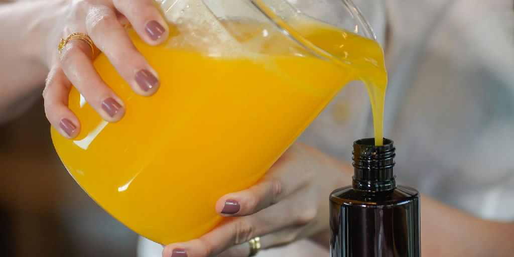 Anvisa regulamenta produção artesanal de cosméticos e define lista de itens permitidos
