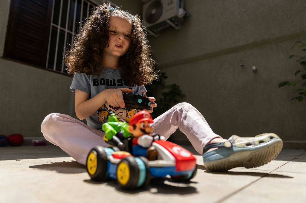 Brincadeiras sem gênero: como famílias brasileiras promovem o desenvolvimento infantil livre de estereótipos