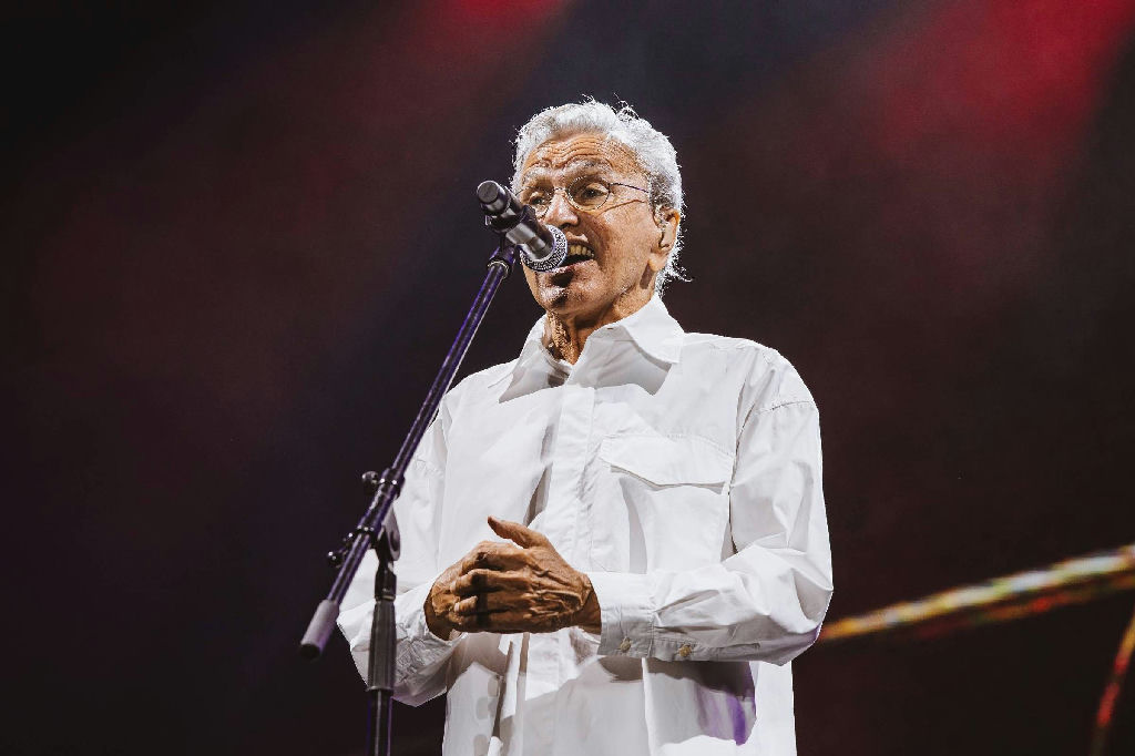 Caetano Veloso convoca ato pela democracia no Rio em domingo de manifestações