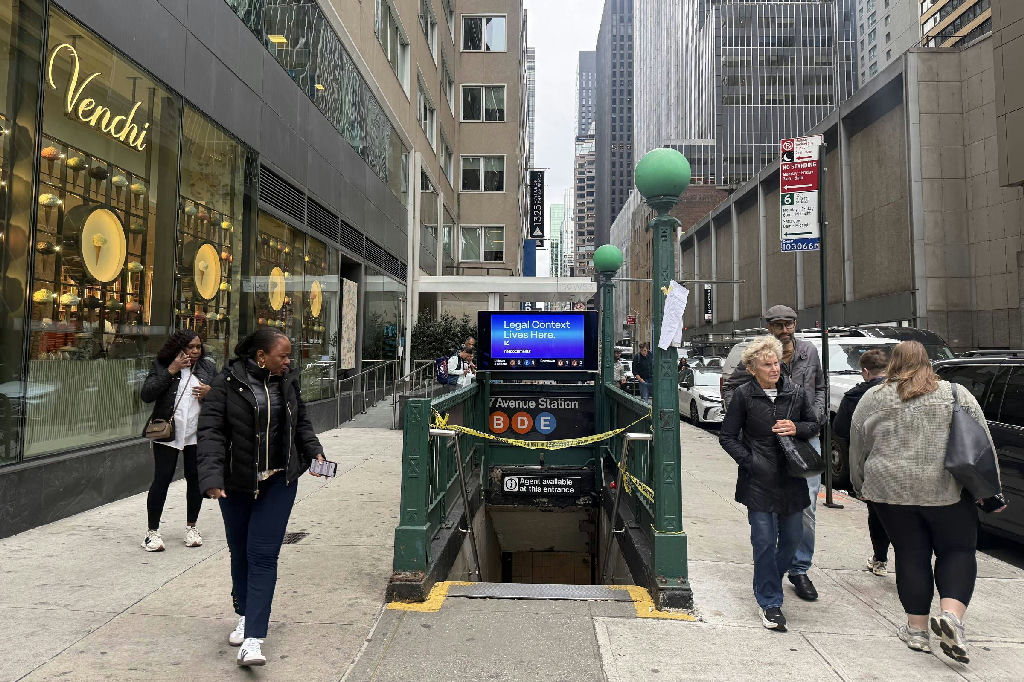 Discussão em estação do metrô de Nova York termina com homem morto a tiros