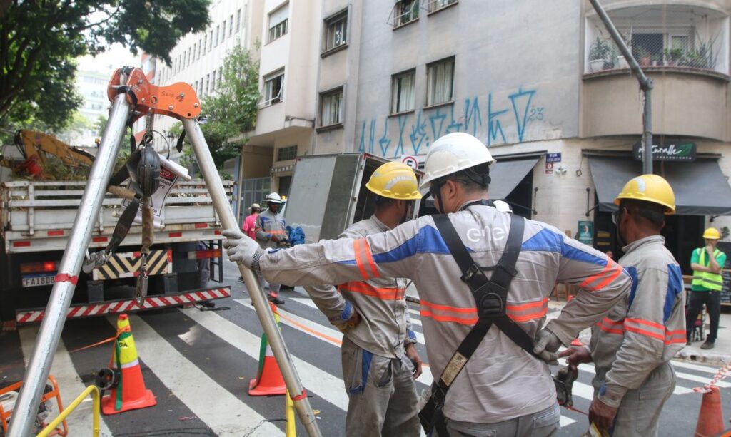 Enel sofre sanção milionária do Procon de São Paulo por blecautes na capital