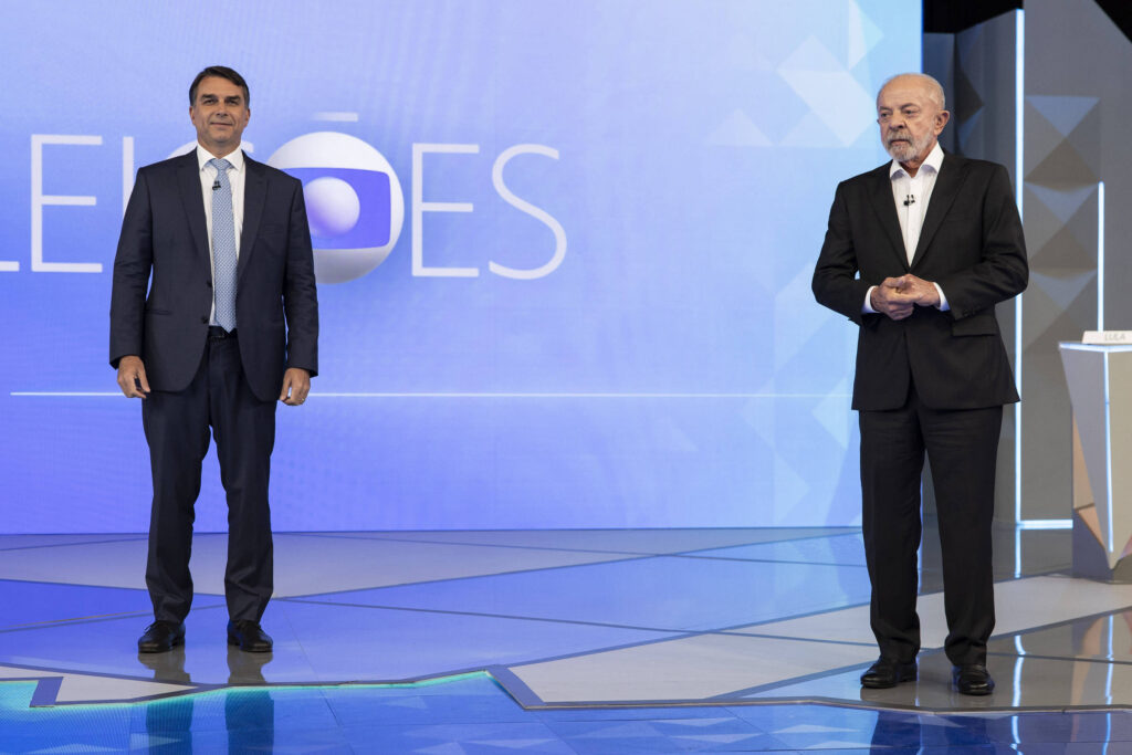 Flávio Bolsonaro e Lula dividem vantagem em menções nas redes após debate