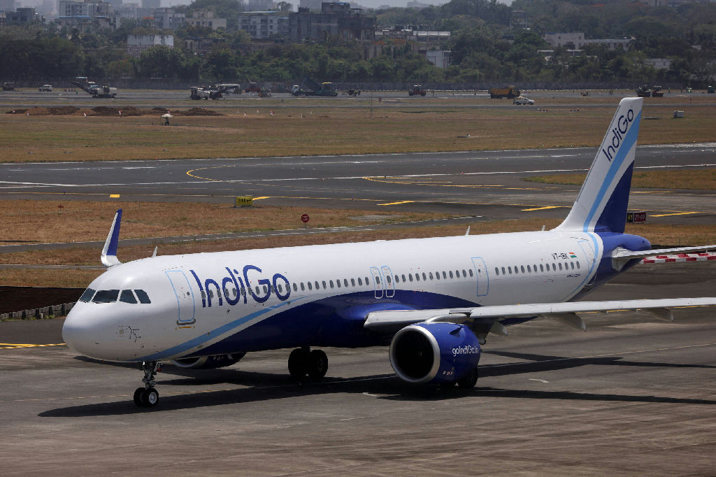 Incidente com carregador portátil causa desvio de voo da Indigo na Índia