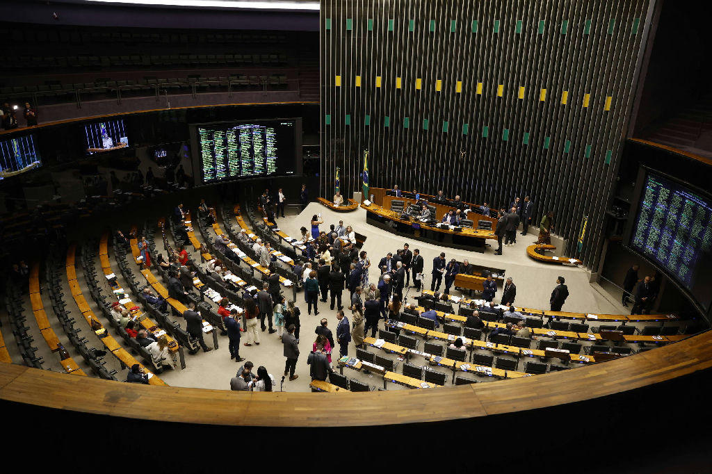 Recorde de emendas da Saúde pagas antes das eleições levanta debate sobre uso de recursos