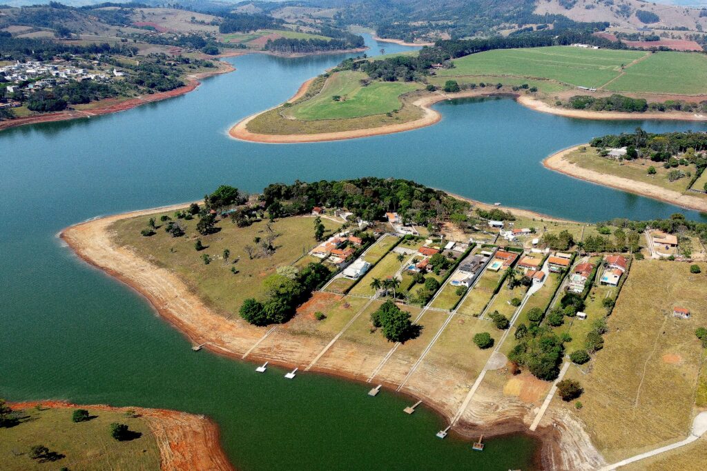 Sistema Cantareira deixa faixa de alerta e entra em atenção após setembro de chuvas recordes