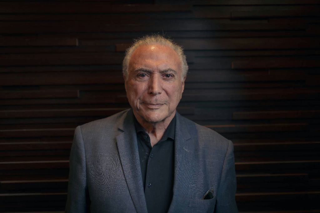 Temer declara voto em Flávio Bolsonaro e cita desejo de mudança nas urnas