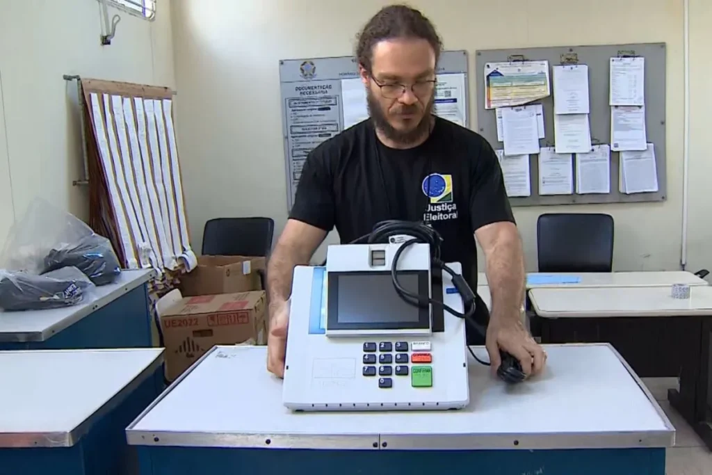 Tribunal Regional Eleitoral audita dez urnas eletrônicas em São Paulo no dia da votação