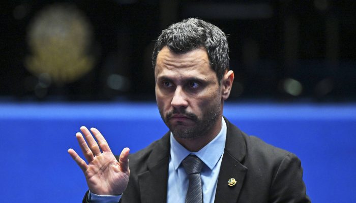 A saga de Cleitinho Azevedo e o 'curto-circuito' na direita mineira pela candidatura ao governo