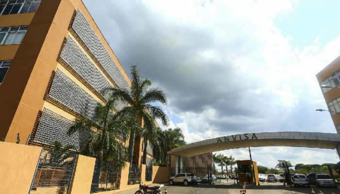 Anvisa ordena retirada de cosméticos e saneantes falsificados das prateleiras brasileiras