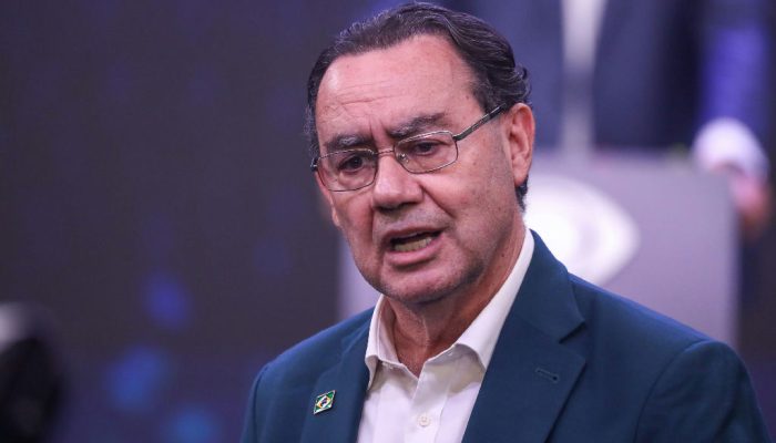 Augusto Cury reage a ataques após subir nas pesquisas e ironiza apelido de adversário