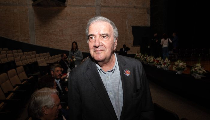 Belluzzo questiona foco no endividamento público e envia análise à campanha de Lula