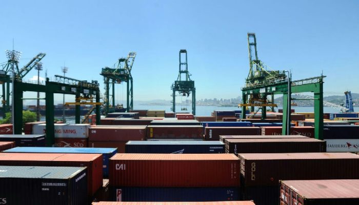 Brasil e EUA agendam reunião crucial para debater tarifas e reaquecer comércio