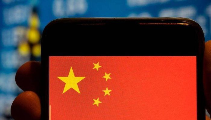 China impõe limites rigorosos à inteligência artificial que simula laços humanos