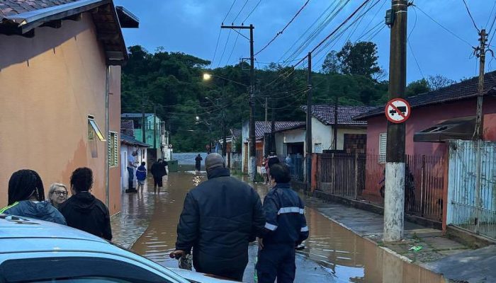 Chuva forte atinge oito cidades de São Paulo e deixa famílias desalojadas