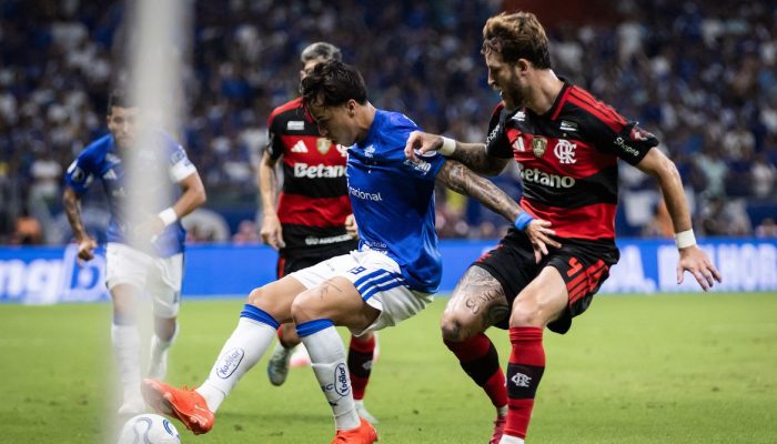 Cruzeiro e Flamengo empatam no Mineirão em duelo das oitavas da Libertadores