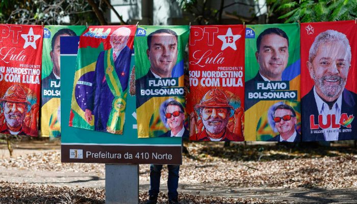 Datafolha mostra Lula à frente no primeiro turno enquanto Flávio Bolsonaro aposta em voto útil