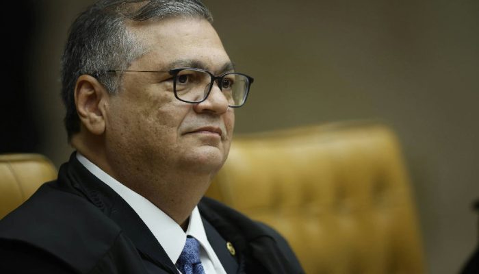 Dino admite excesso de protagonismo no STF, mas descarta recuo da corte