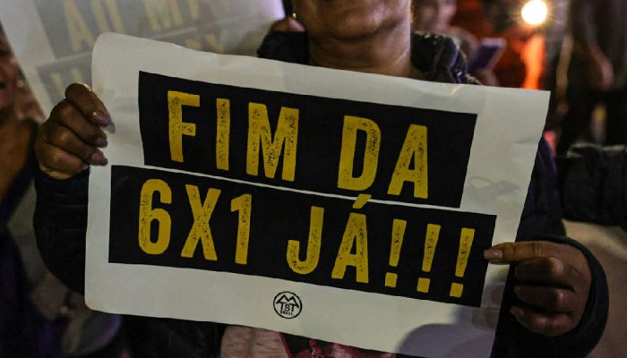 Disputa política no Senado: Oposição manobra para postergar PEC do fim da escala 6x1