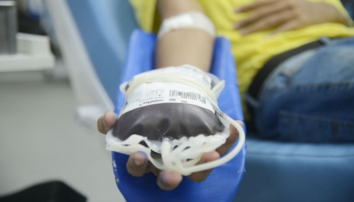 Doação de sangue tem novas regras e reduz tempo de espera para tatuados e quem fez procedimentos