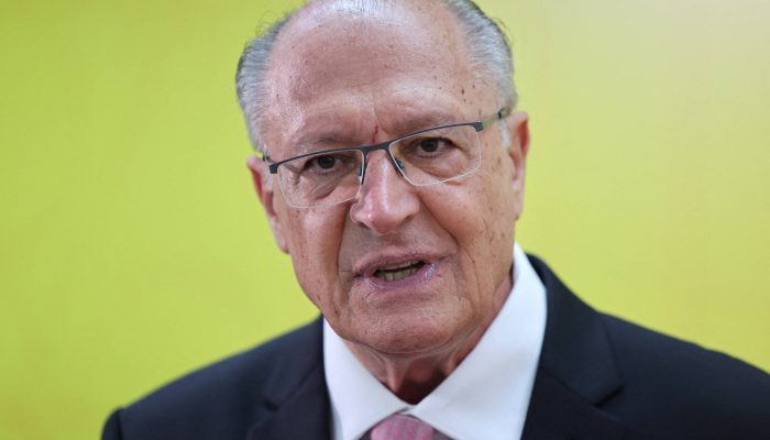 Docentes da USP entregam a Alckmin manifesto com 1200 assinaturas pela reeleição de Lula