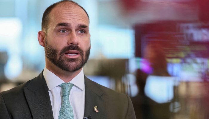 Eduardo Bolsonaro é condenado pelo STF a detenção e multa por difamação contra Tabata Amaral
