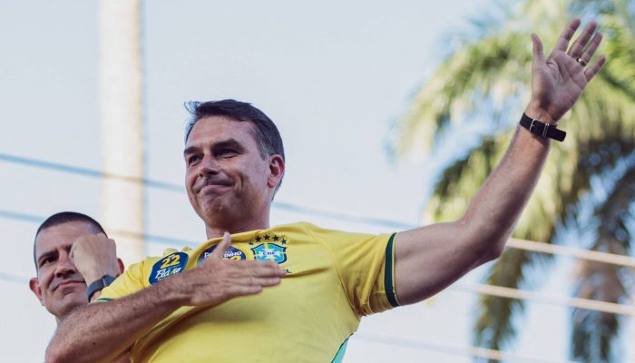 Em Aracaju, Flávio Bolsonaro associa Lula ao mercado de apostas online