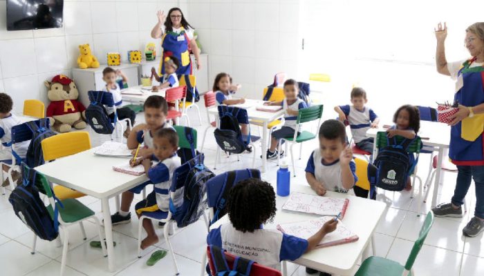 Escolas iniciam seleção de livros didáticos para educação infantil do triênio 2026-2029