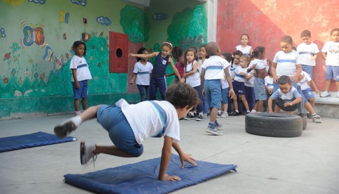 Escolas públicas têm prazo final neste sábado para acertar contas com o FNDE