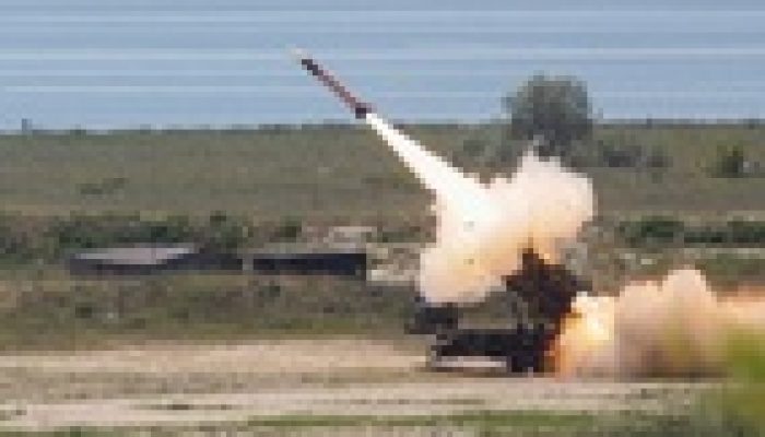 Estados Unidos reforçam defesa no Golfo com mísseis Patriot para proteger infraestrutura de petróleo