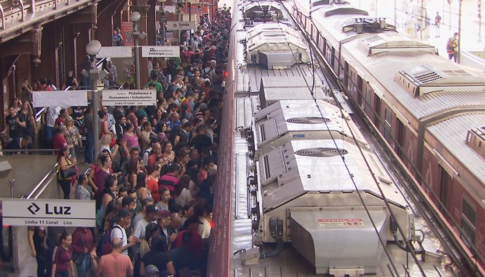 Falhas em trens geram transtornos e lentidão nas linhas da CPTM e Tic Trens