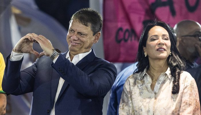 Filhos de Tarcísio de Freitas tornam-se sócios de empresário do setor tributário