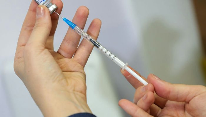 Fiocruz alerta para alta de vírus respiratórios e reforça importância da vacinação