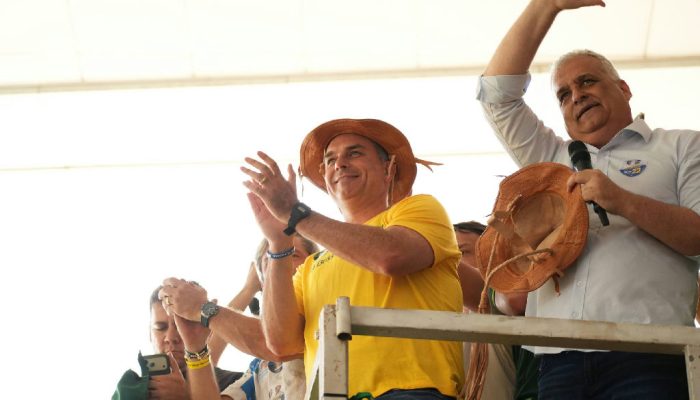 Flávio Bolsonaro busca terreno no Nordeste com estratégia focada no segundo turno