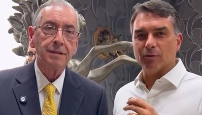 Flávio Bolsonaro declara apoio a Eduardo Cunha em tentativa de retorno ao Congresso