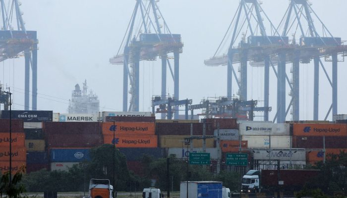 Governo libera R$ 13,5 bilhões em crédito para empresas afetadas por tarifas e conflitos