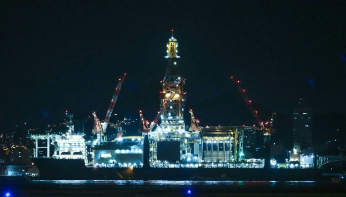 Governo mantém taxa de 12% na exportação de petróleo por mais 60 dias apesar de decisão judicial
