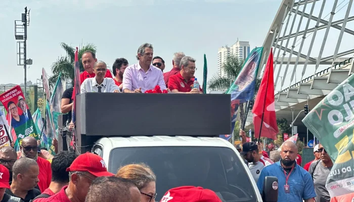 Haddad aponta solo comum entre PT e PSDB após adesão de ex-secretários tucanos