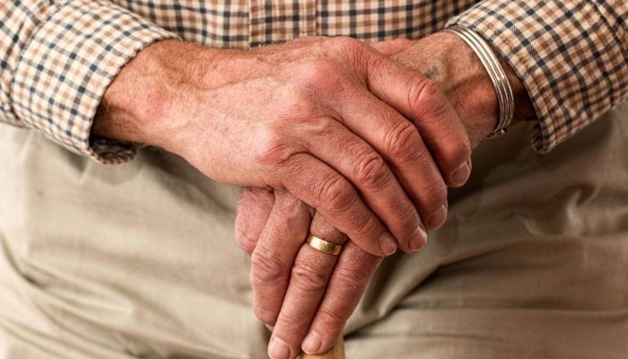 Hidrocefalia de pressão normal pode ser revertida e confunde famílias