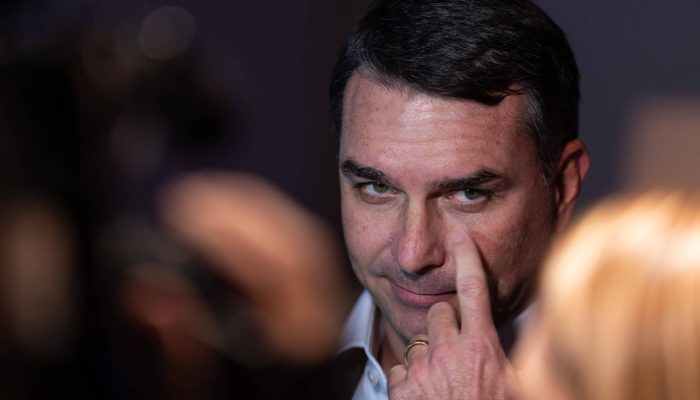 Flávio Bolsonaro: campanha usará 'pai do Lulinha' para focar em acusações de corrupção