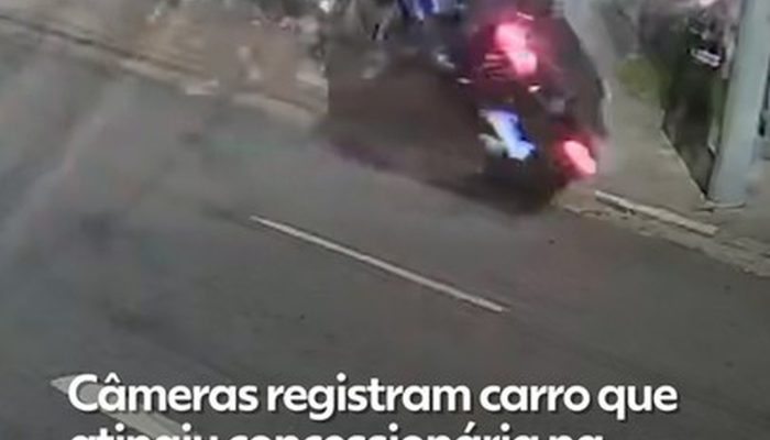Câmeras registram carro que atingiu concessionária na Zona Leste de SP