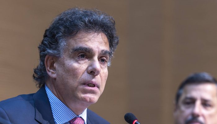Presidente do TST classifica magistrados em 'azuis' e 'vermelhos' durante congresso