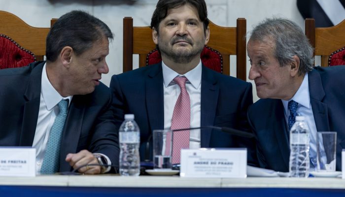 Tarcísio de Freitas oficializa André do Prado como candidato ao Senado e intensifica críticas a Haddad