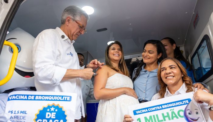 VSR e a bronquiolite. Os principais sintomas da doença são: coriza, tosse, febre