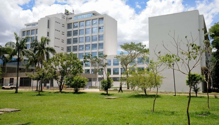 que não haveria para as outras questões também?”, questiona. De acordo com os es
