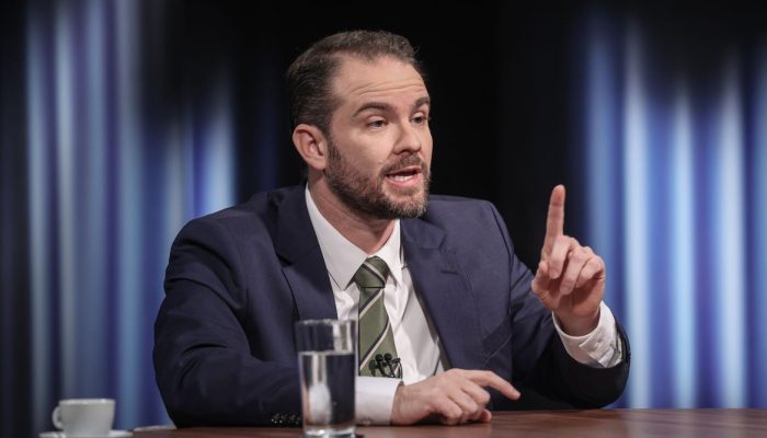 um sistema que avalie o potencial de impacto e periculosidade de cada aplicação