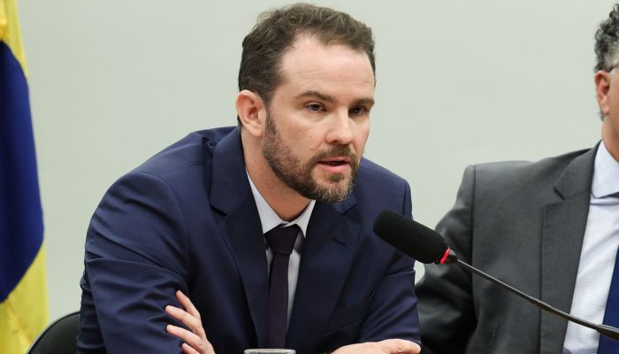 to. Durigan: Brasil discutirá guerra e minerais em reuniões do Brics e G7. Durig