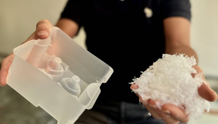 Startup brasileira inova na reciclagem de plástico industrial com redução drástica de água