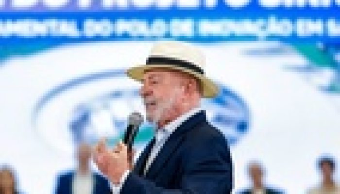 Lula inicia tratamento preventivo de radioterapia após cirurgia para retirada de carcinoma