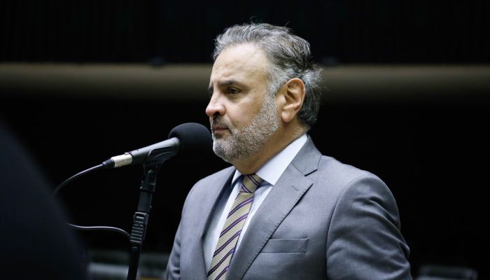 tante para o “processo de reconstrução e de reposicionamento do partido”. Segund