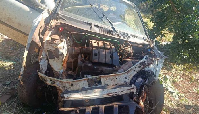 Acidente na Pr-466 em Lidianópolis deixa dois feridos após capotamento de veículo
